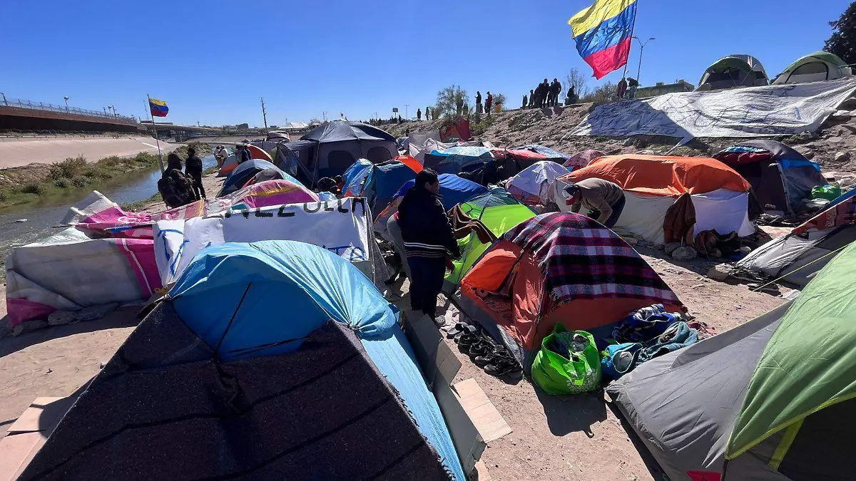 migrantes y el frio  campamento 4